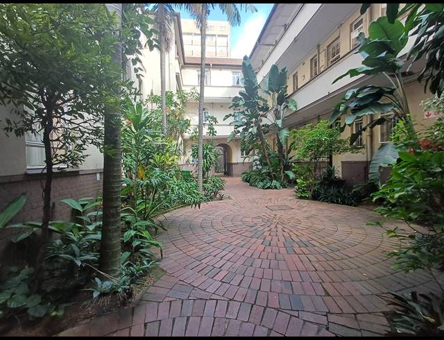 2 BEDROOM APARTMENT FOR SALE IN DURBAN CENTRAL